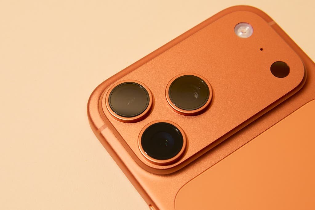 BG-IPHONE-2048px_IPHONE-17-PRO-MAX_220